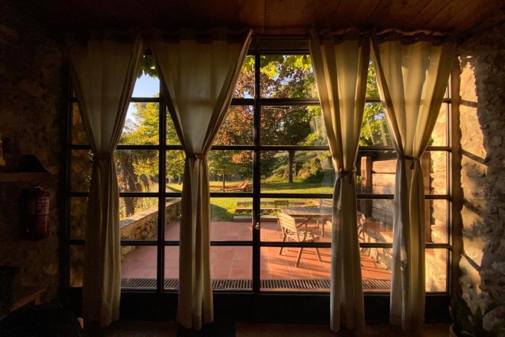 Mas Roquet Guest House มาซาเน็ต เด คาเบรนิส ภายนอก รูปภาพ